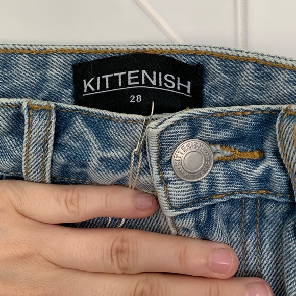 NWT Kittenish GO TO HIGH WAISTED DISTRESSED DENIM JEANS, size 28 - Picture 3 of 4